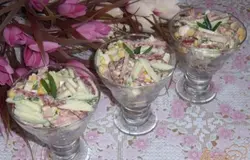 Готово! Заправить салат майонезом!ПРИЯТНОГО АППЕТИТА!!!