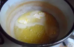 Сливочное масло растопить.