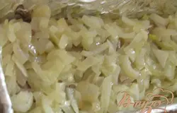 выложить на мясо.