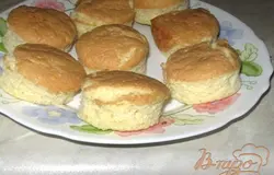 Стаканом вырезаем кружки.