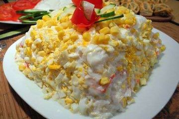 фото рецепта Торт-салат с крабовыми палочками и яйцом