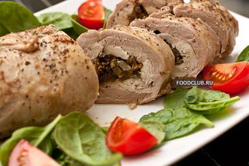 фото рецепта Рулет из свинины с курицей и грибами