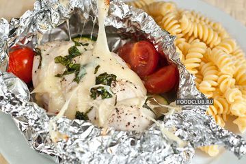 фото рецепта Куриные грудки, запеченные в фольге с овощами
