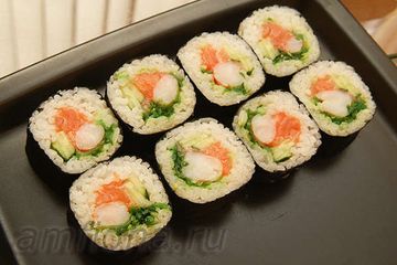фото рецепта Роллы с креветками, чукой и лососем