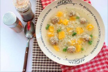 фото рецепта Тыквенный суп с рисом и мясными шариками