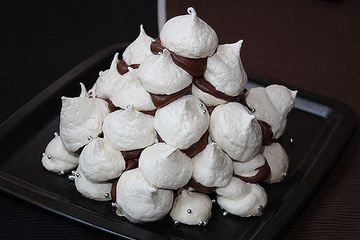 фото рецепта Торт из безе с шоколадным кремом