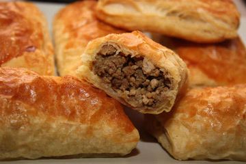 фото рецепта Слоеные пирожки с мясом