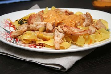фото рецепта Паста с курицей и сливочным соусом