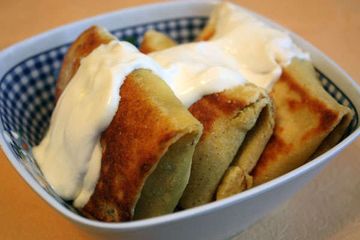 фото рецепта Кукурузные блинчики с творогом и кумкватом