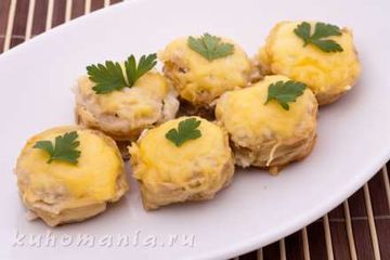 фото рецепта Корзинки с мясным фаршем под сыром