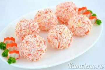 фото рецепта Крабовый салат с сыром и яйцами