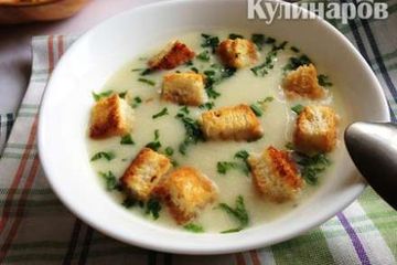 фото рецепта Картофельный суп с луком-пореем и гренками