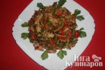 фото рецепта Закуска из чесночных стрелок с курицей