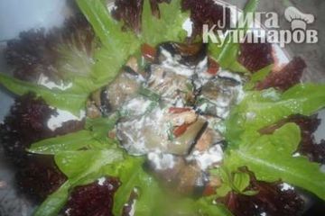 фото рецепта Баклажанные рулетики с овощами и куриным филе