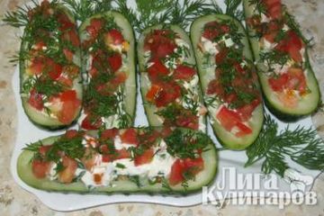 фото рецепта Закуска Огуречные лодочки с овощами