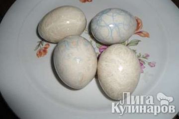 фото рецепта Красим к Пасхе Мраморные яйца