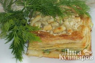фото рецепта Слоеный пирог с квашеной капустой и брынзой