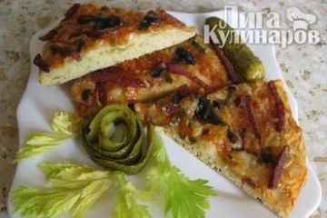 фото рецепта Пицца  с колбасой и грибами на кефирном тесте