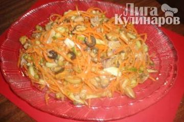 фото рецепта Салат из морепродуктов с корейской морковью На один зубок