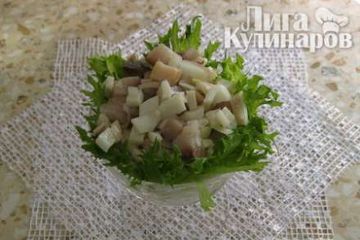 фото рецепта Закуска с кальмарами и сельдью