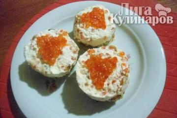фото рецепта Тартар из форели с творогом и красной икрой Пусть стучат сердца