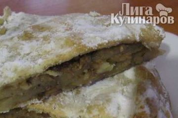 фото рецепта Сладкий грушево-ореховый пирог из слоеного теста