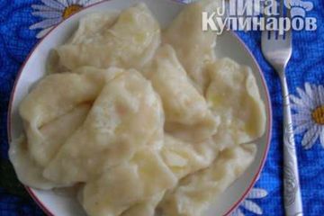 фото рецепта Вареники с творогом и зеленым луком