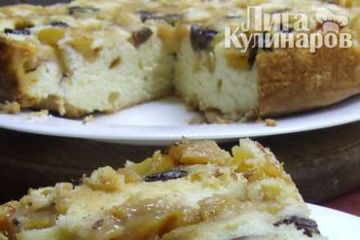 фото рецепта Шарлотка с яблоками и изюмом