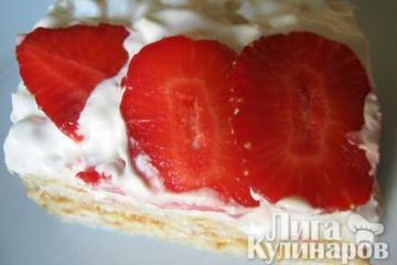 фото рецепта Торт  вафельный с клубникой