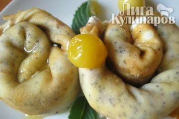 фото рецепта Блинчики с нежным творожным кремом и сиропом из черешни