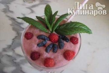 фото рецепта Коктейль молочный Клубничный