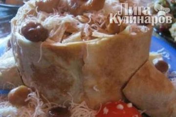 фото рецепта Салат из курицы с блинами