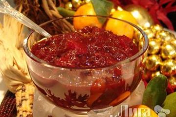 фото рецепта Соус из слив и клюквы