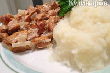 фото рецепта Лисички тушеные со сметаной
