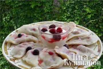 фото рецепта Вареники с вишнями