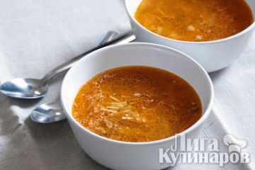 фото рецепта Суп с лапшой и томатом