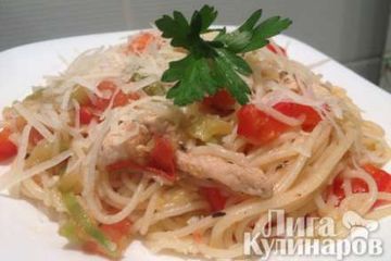 фото рецепта Макароны с овощами и курицей