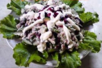 фото рецепта Салат с курицей, огурцом, фасолью