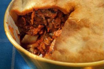 фото рецепта Пирог с говядиной и почками