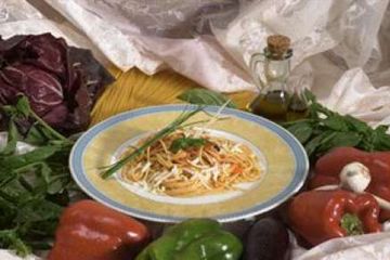 фото рецепта Букатини с красным перечным соусом