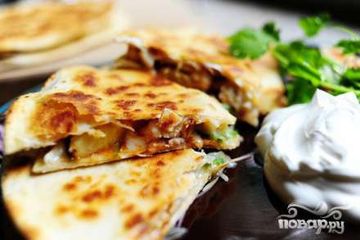 фото рецепта Кесадилья с курицей и ананасами