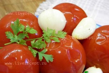 фото рецепта Помидоры маринованные с чесноком