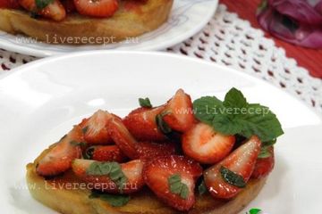 фото рецепта Гренки с клубникой