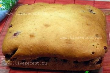 фото рецепта Пирог с ягодами на кефире