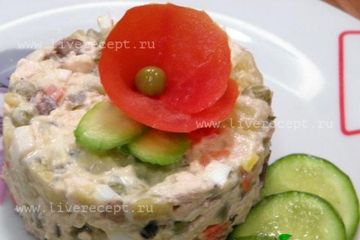 фото рецепта Салат Столичный с курицей и грибами