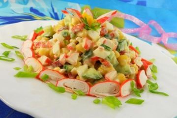 фото рецепта Салат с крабовыми палочками и сладким перцем