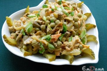 фото рецепта Салат из куриной печени с луком и морковью