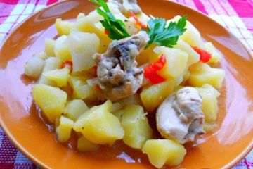 фото рецепта Картофель тушеный с курицей