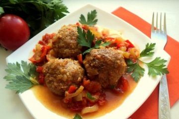 фото рецепта Тефтели в соусе с овощами