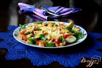 фото рецепта Салат с рукколой, помидорами и сухариками